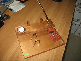 Подставка для ручек дерево, с часами и калькулятор